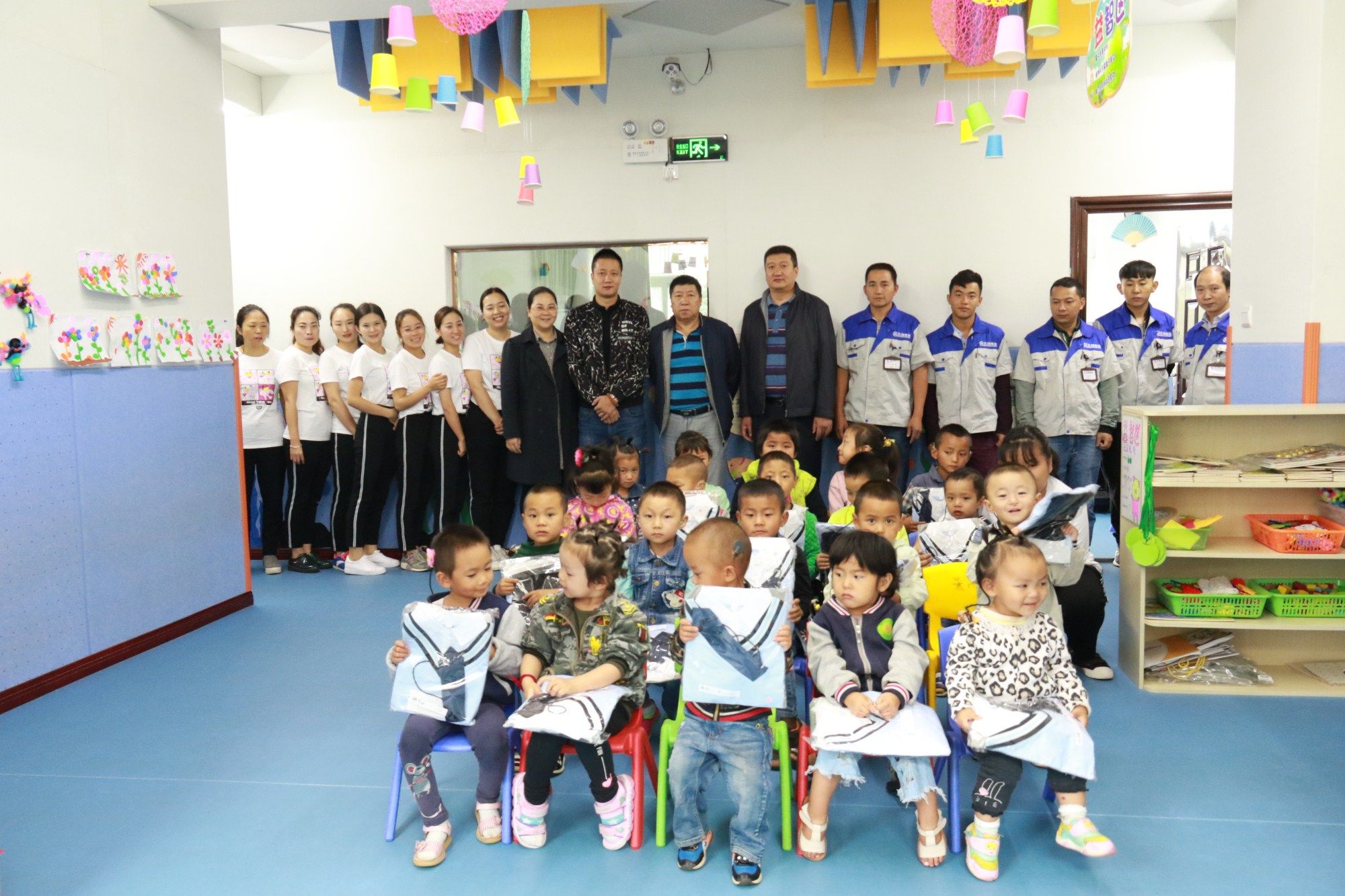 ��ɽ�ݺ�ʮ�ֻ�ͺ���˾Ϊ�м���ͯ�ǽ���...